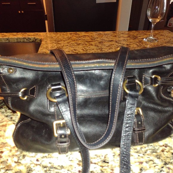 Beautiful leather Dooney and Bourke Bag - Picture 3 of 8